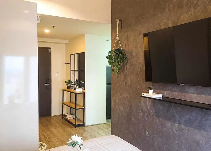 Modern At The Median, Lahug *